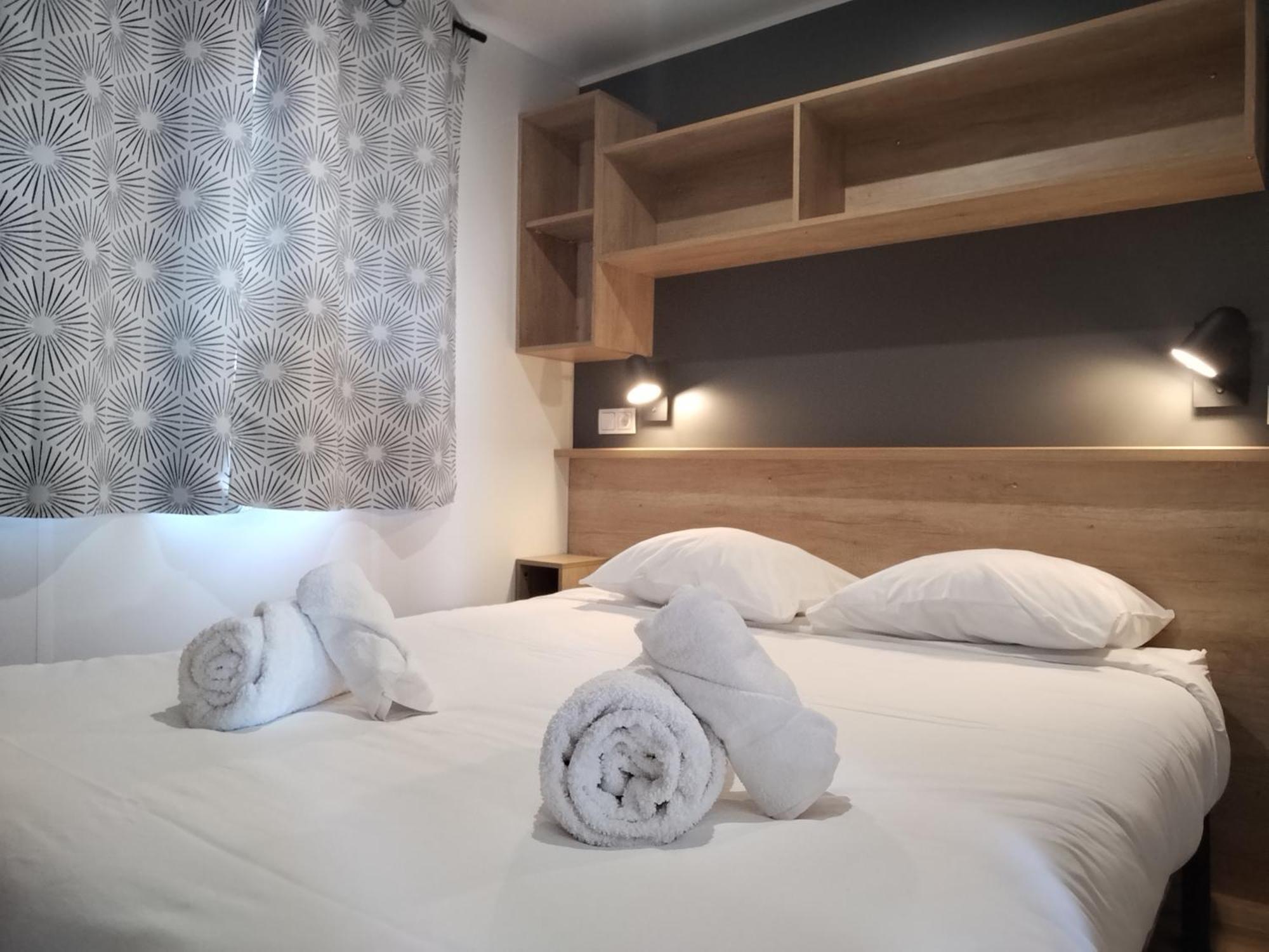 Camping Les Lodges Du Lagon Calvisson Ngoại thất bức ảnh